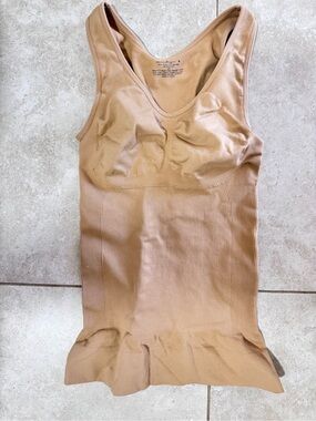 Seamless Sculpting Camisole in Tan